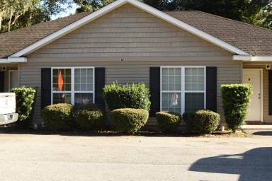 Main picture of 405 W Colquitt St