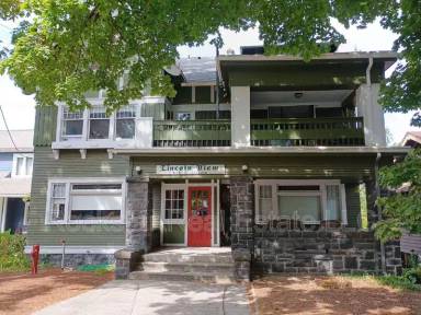 Main picture of 814 S Lincoln St