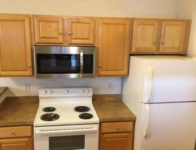 Main picture of 302 Goshen St