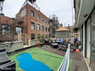 Main picture of 40 E 12th St