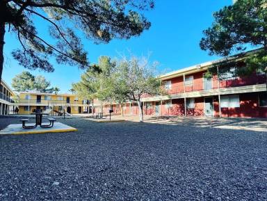 Main picture of 525 N Carolina Dr