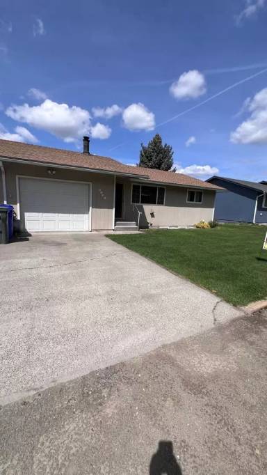 Main picture of 9809 N Ivanhoe Rd