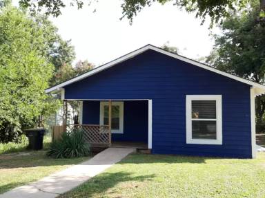 Main picture of 1304 W Walnut Ave