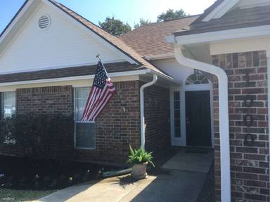 Main picture of 1004 Bayou Woods Dr