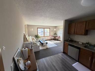 Main picture of 320 N 2nd St