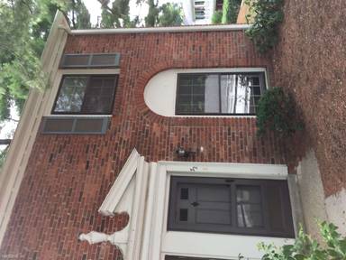 Main picture of 32 Yorktown Dr