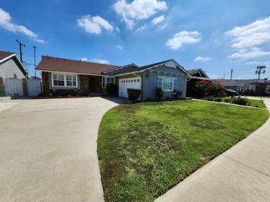 Main picture of 14020 Faust Ave