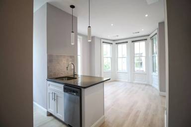 Main picture of 2227 Locust St
