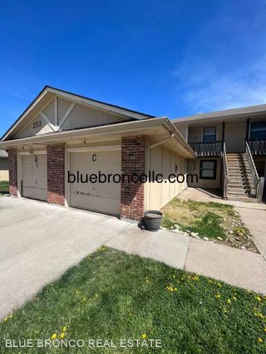 Main picture of 201 Sky Vue Dr