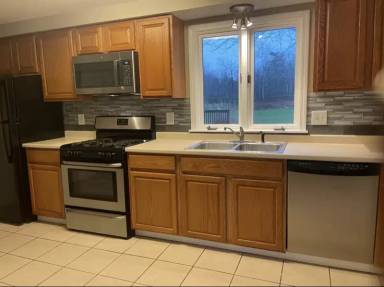 Main picture of 2899 Allen St