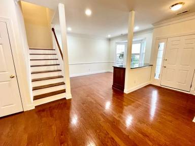 Main picture of 9519 Dellbrook Ct