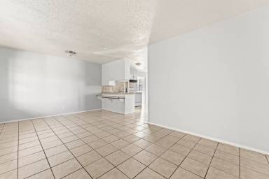 Main picture of 500 E Craven Ave