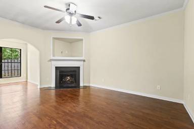 Main picture of 1951 Stephanie Ct