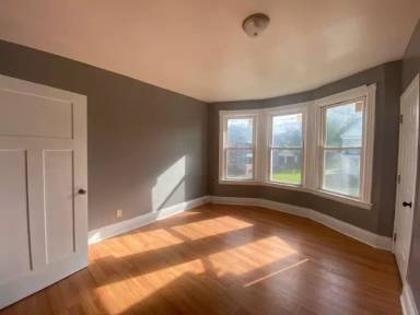 Main picture of 913 Mary St