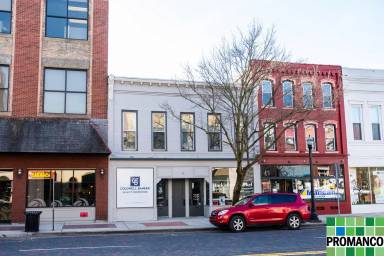 Main picture of 114 1/2 Putnam St