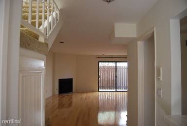 Main picture of 11927 Darlington Ave