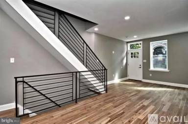 Main picture of 527 E Wildey St