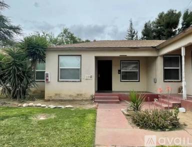 Main picture of 298 E 22nd St