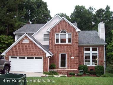Main picture of 300 Trafalgar Ln