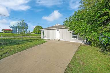 Main picture of 4440 Lubbock Ave