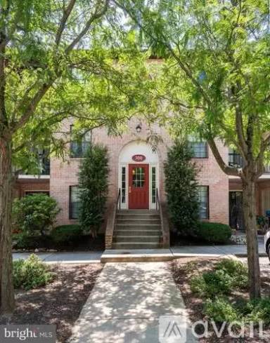 Main picture of 321 Washington Pl