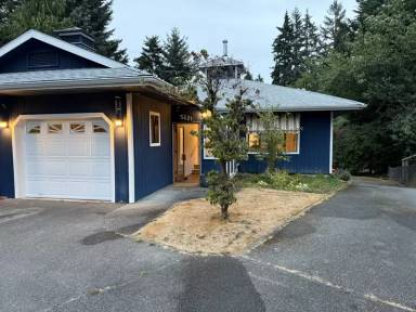 Main picture of 5621 126th St SE