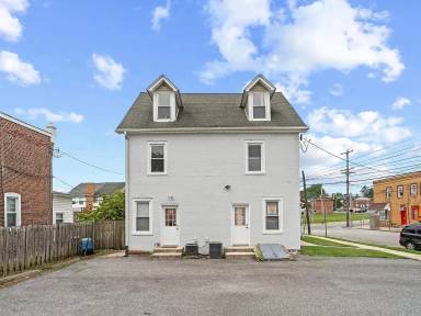 Main picture of 203 S Springfield Rd