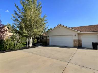 Main picture of 325 W Burgi Ln