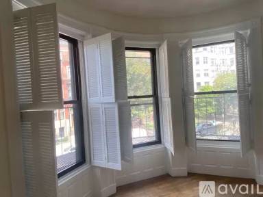 Main picture of 529 Beacon St