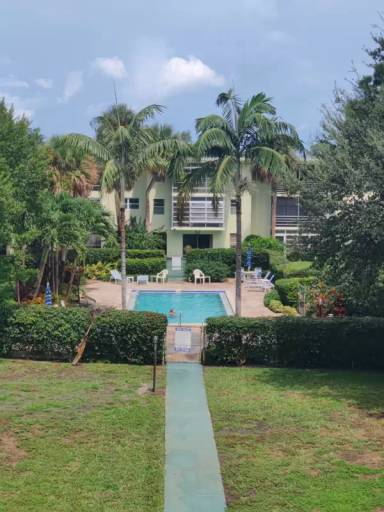 Main picture of 1100 Ponce de Leon Cir