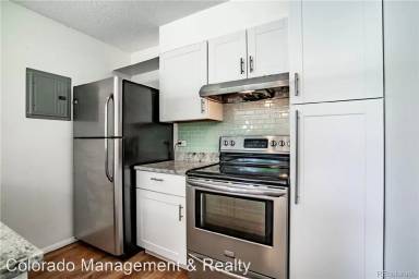 Main picture of 2130 S Vaughn Way