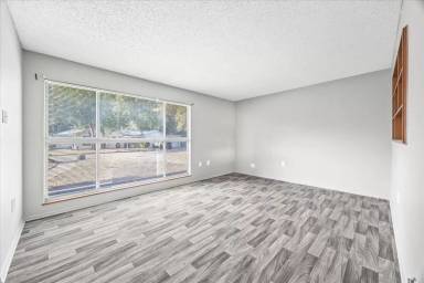Main picture of 976 Baker