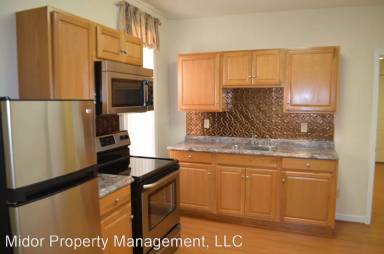 Main picture of 257 N Queen St