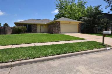 Main picture of 7407 Cortes Dr