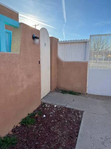 Main picture of 936 San Pedro Dr SE