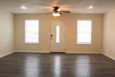 Main picture of 1218 Quail Hollow Cir
