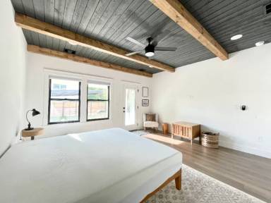 Main picture of 7008 Meador Ave