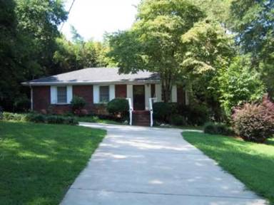 Main picture of 1717 Belcher Cir
