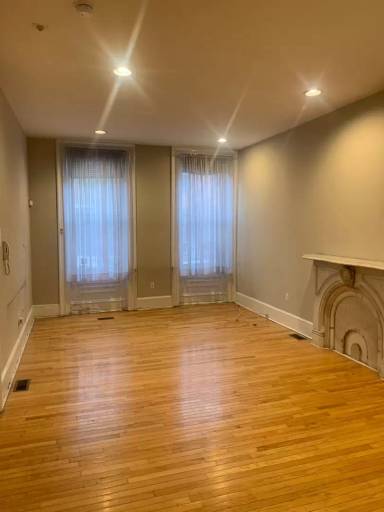 Main picture of 2308 Lombard St