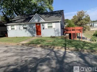 Main picture of 403 Waller St