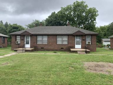 Main picture of 2543 S Ellis Ave