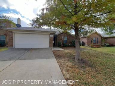 Main picture of 923 Pinebrook Dr