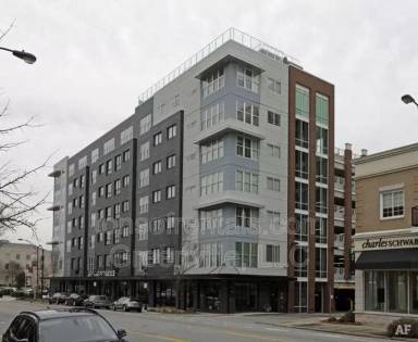 Main picture of 100 E Washington St