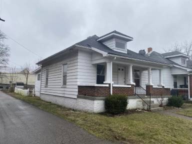 Main picture of 2006 Clayton Ave