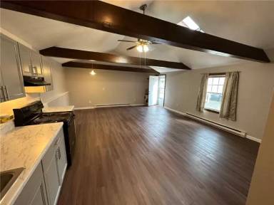 Main picture of 53 1/2 Gould St