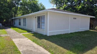 Main picture of 3220 SW 25th Dr