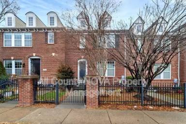 Main picture of 2093 Laura Mews Pl