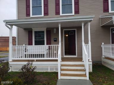 Main picture of 2684 Main St