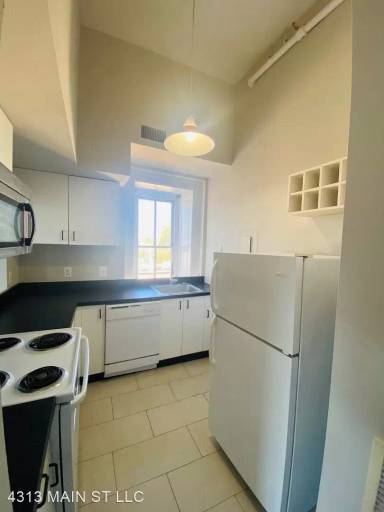 Main picture of 4313 Main St
