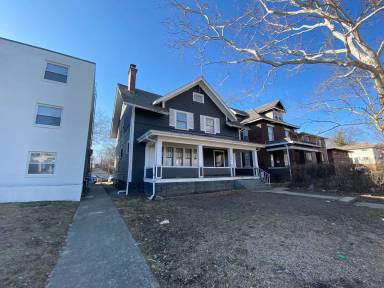 Main picture of 1967 Summit St
